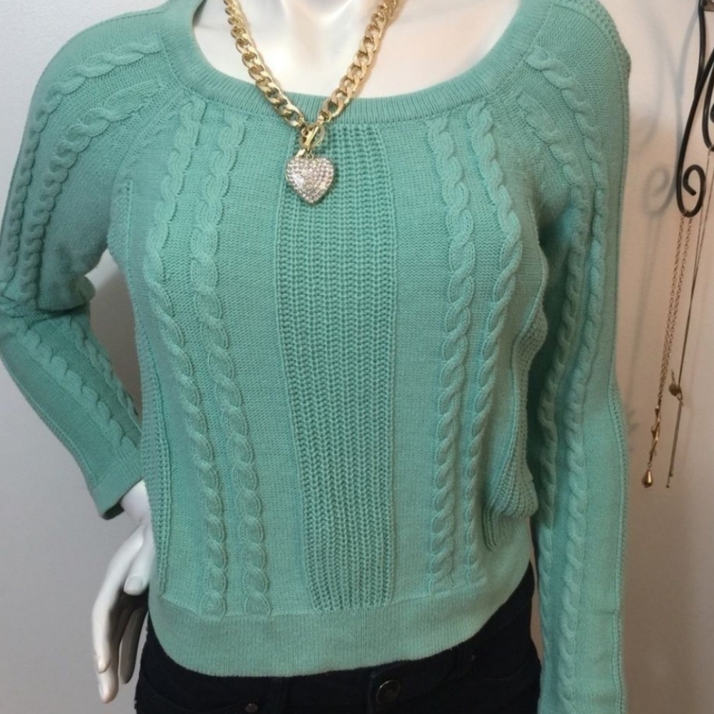Forever 21 sweater/blouse smoke free (never worn)